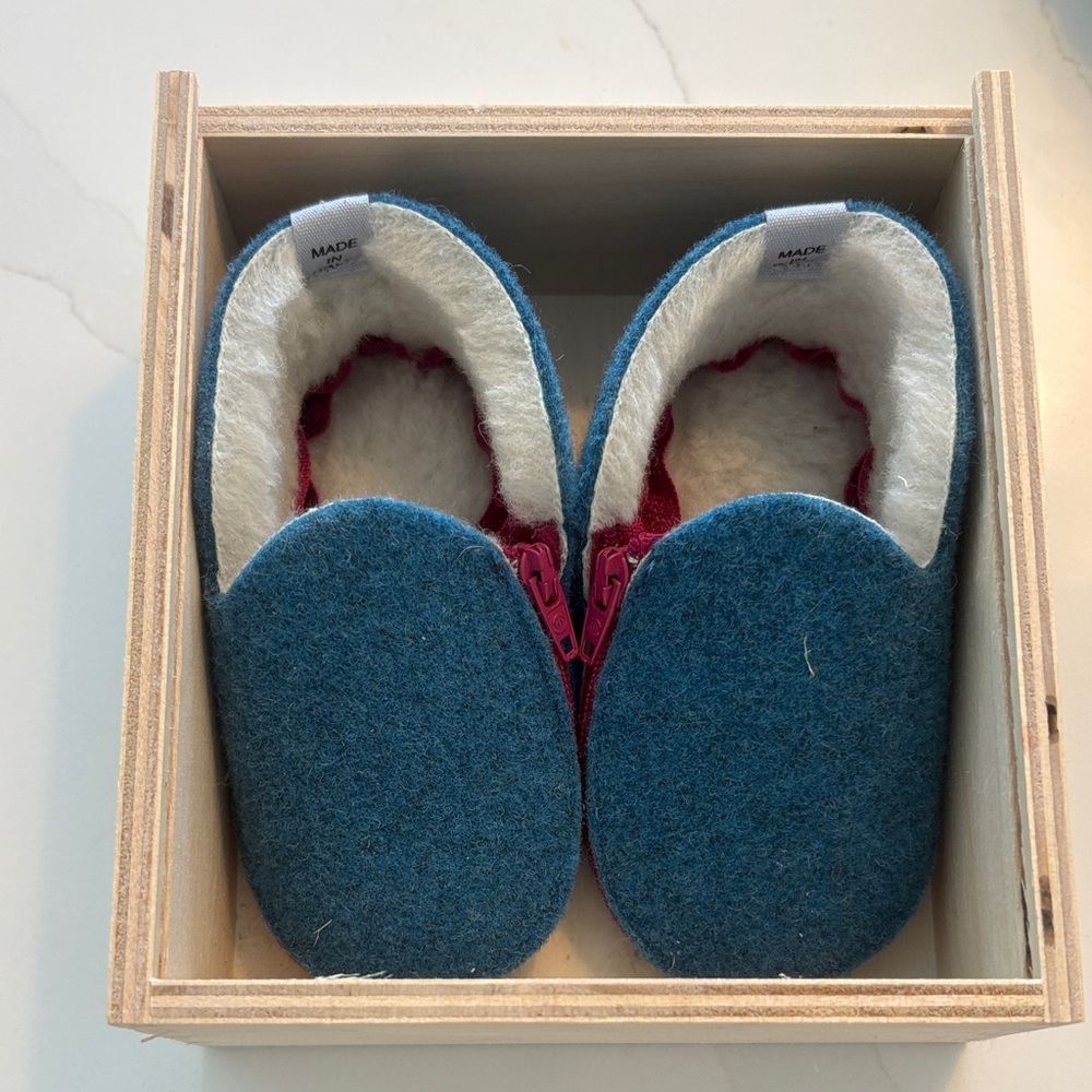 me1st Home Moccasin